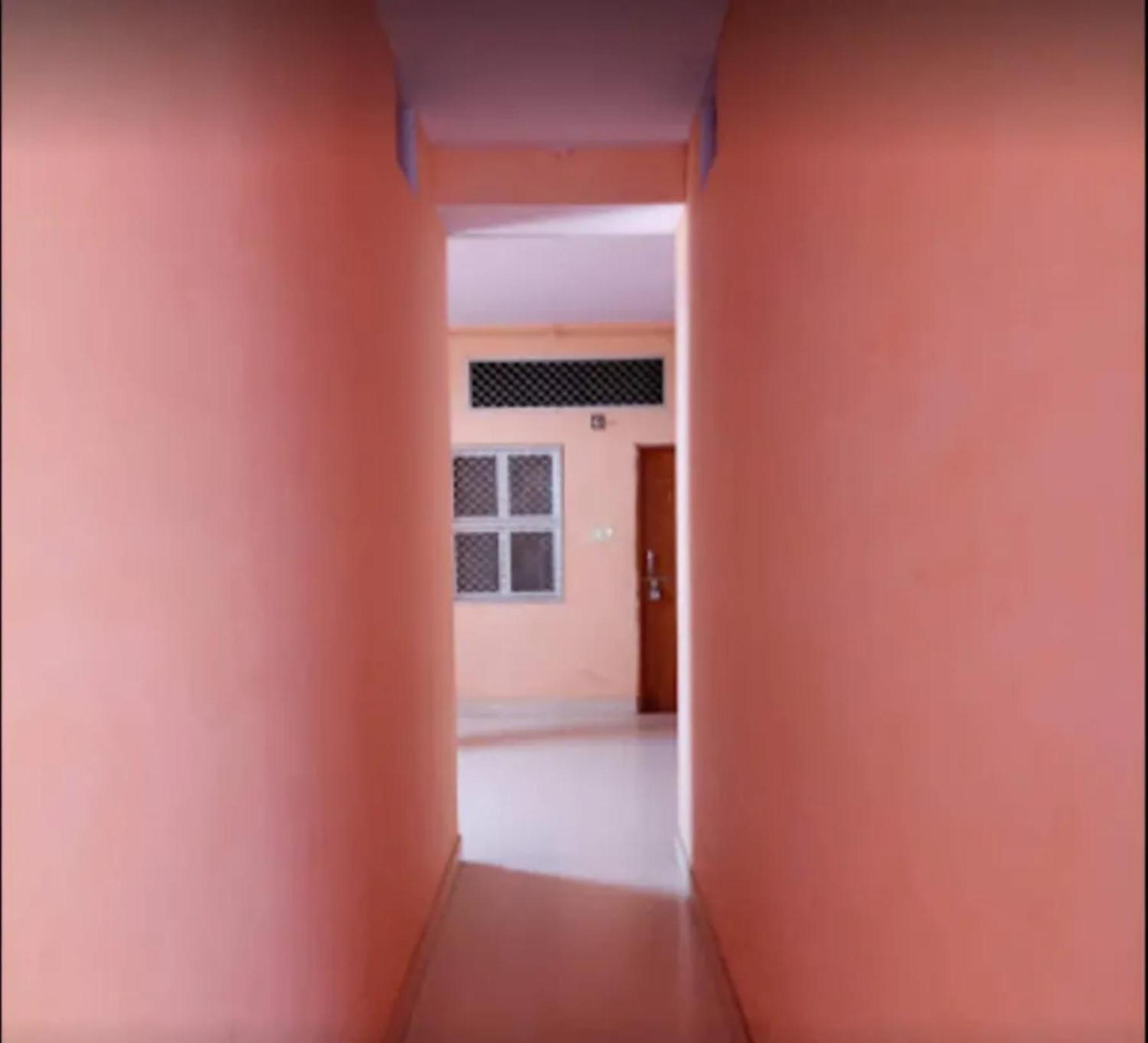 Hotel Swastik Guest House Varanasi - Perfect Location And Comfortable Room Exterior photo